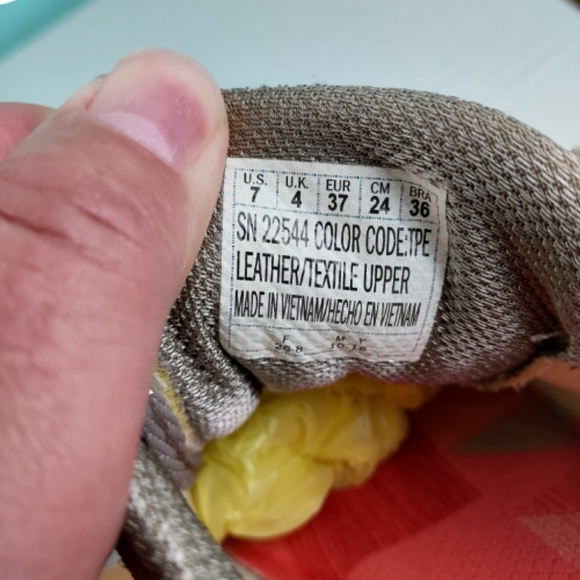 Skechers relaxed fit memory foam shoes, women's size 7, grey - Picture 9 of 9